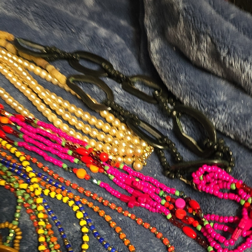 Multicolor Beaded Necklace Set - Picture 4 of 5